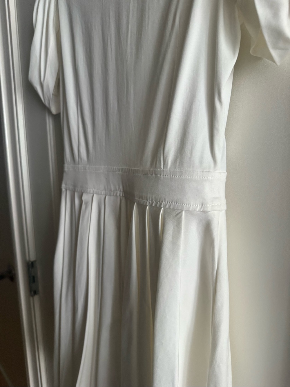 Alexis April Dress in White - Picture 4 of 8